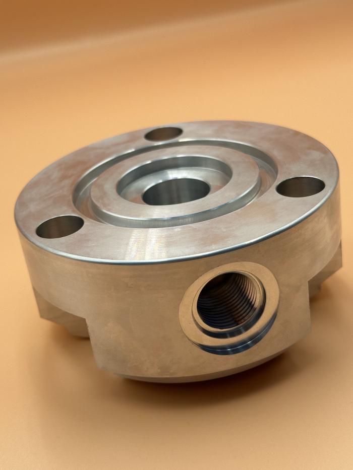 Hanlinrui गुणवत्ता और दक्षता के लिए CNC मोल्ड रखरखाव को बढ़ाता है